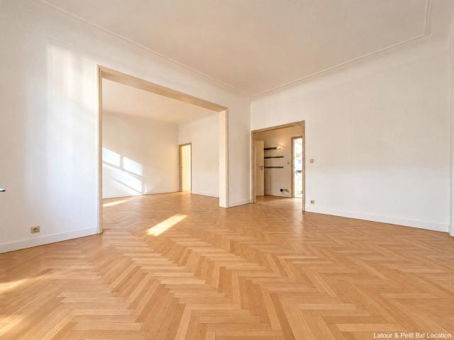 Châtelain – Avenue Louise | 1 bedroom apartment with balcony
