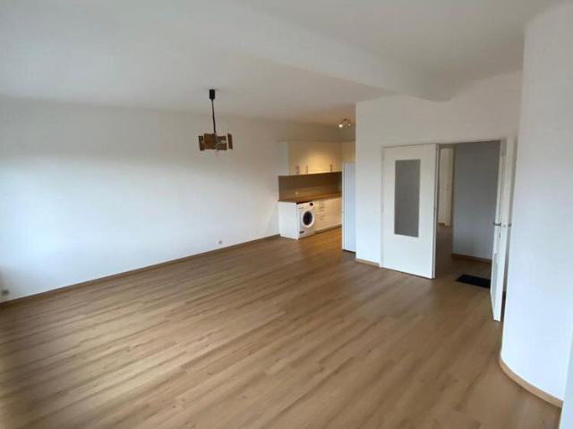 Châtelain/ Brugmann, 2 bedroom flat with terrace