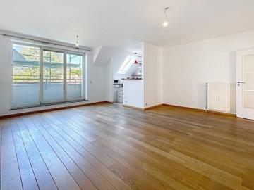 Châtelain: Duplex penthouse with terrace and parking