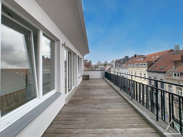 Châtelain, magnificent 3 bedroom penthouse