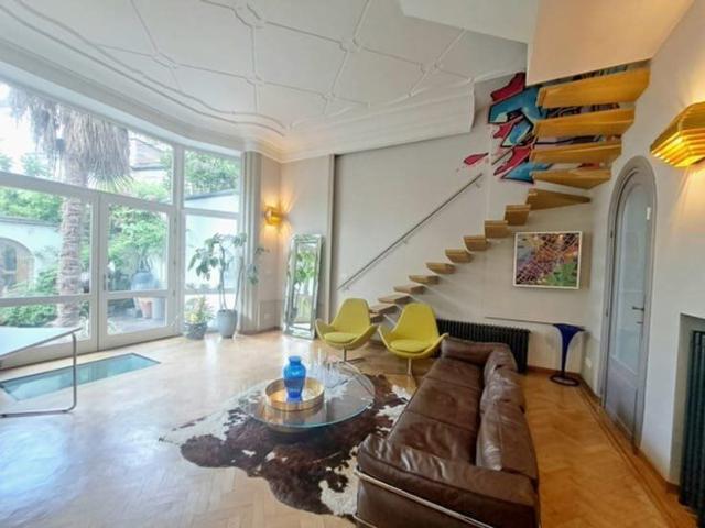 Châtelain Superbe duplex meublé avec jardin