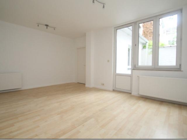 Châtelain Rez 1 ch + bureau + cour de 10m² Ixelles