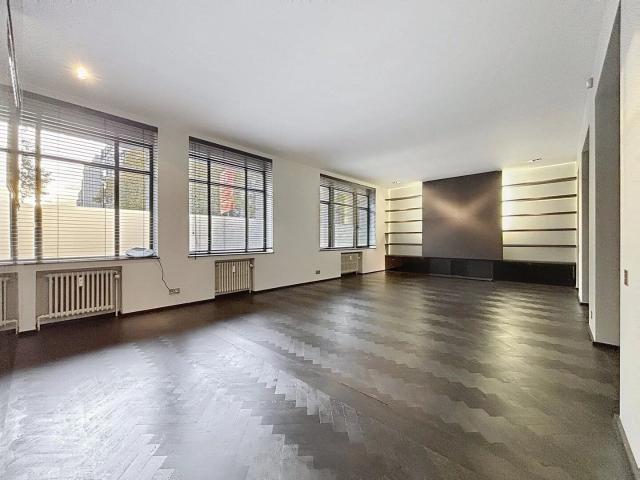 Châtelain/Louise – 2 bedroom Apartment