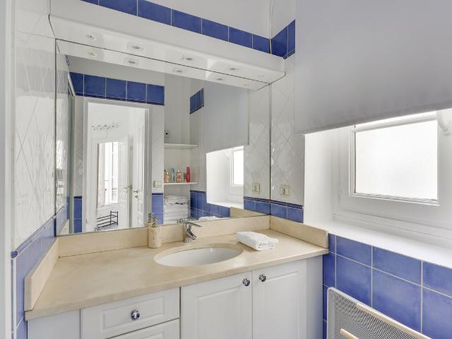 Châtelet / rue de la Cossonnerie, Paris Amsterdam Apartments for Rent
