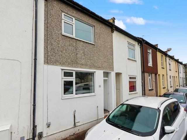 Chatham, ME4 2 bed terraced house to rent £1,200 pcm £277 pw