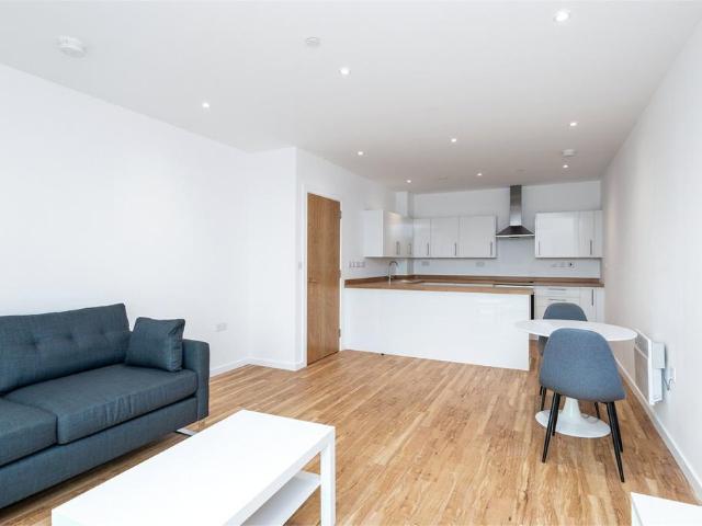Chatham Waters, North House. 1 bed flat to rent £1,275 pcm £294 pw