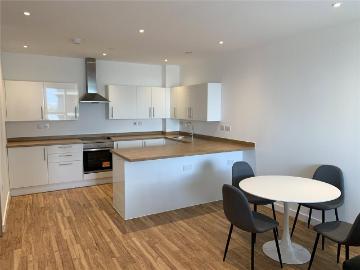 Chatham Waters, South House. 3 bed flat to rent £1,700 pcm £392 pw