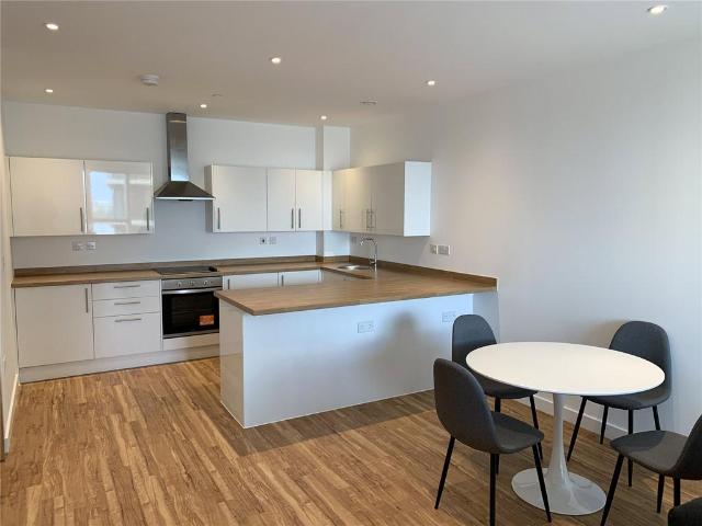 Chatham Waters, South House. 3 bed flat to rent £1,700 pcm £392 pw