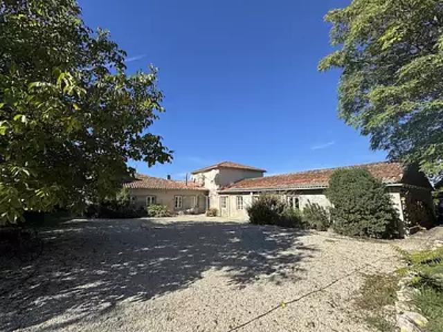 Châtignac 16480 Achat / Vente maison 10 pièces t10