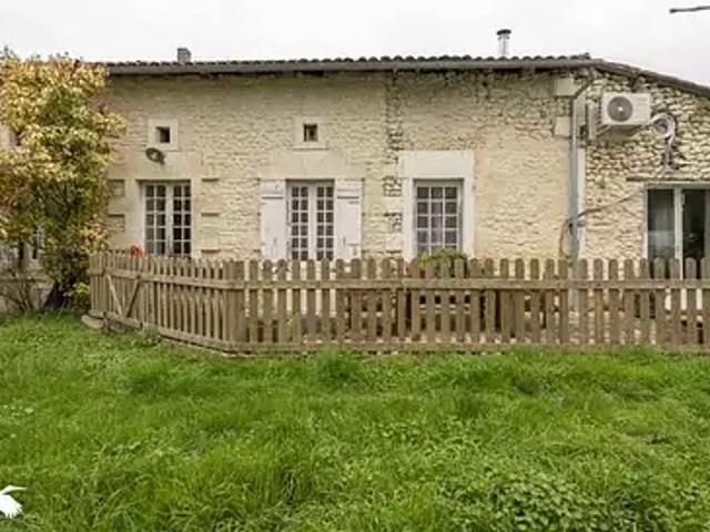Chalais 16210 Achat / Vente maison 10 pièces t10 parking