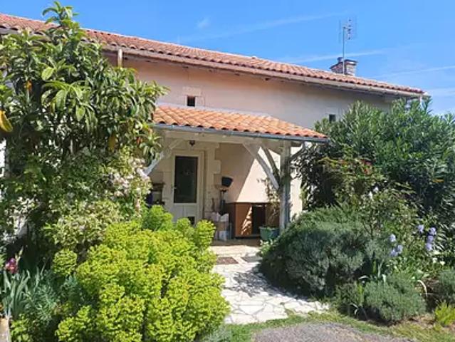 Châtignac 16480 Achat / Vente maison 4 pièces t4 terrasse parking