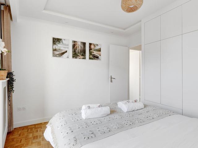 Châtillon Suite: Cozy with Balcony • Near Paris