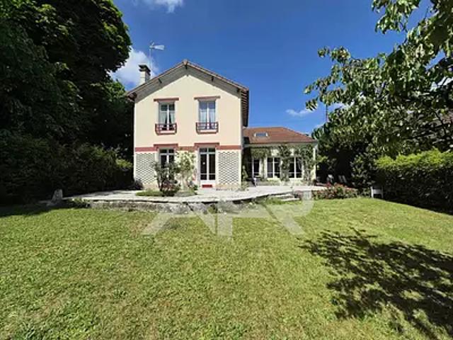 Chatou 78400 Achat / Vente maison 8 pièces t8 au dernier étage