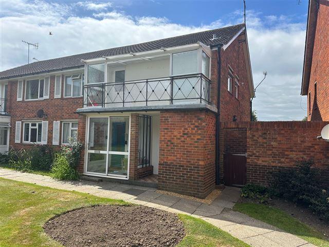Chatsmore Crescent, Goring Street, Worthing BN12, 2 bed flat to rent, £1,350 pcm | PrimeLocation