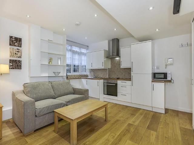 Chatsworth Court, Pembroke Road. 1 bed flat to rent £2,200 pcm £508 pw