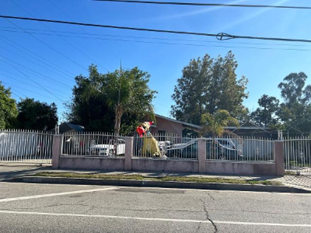 Chatsworth Dr