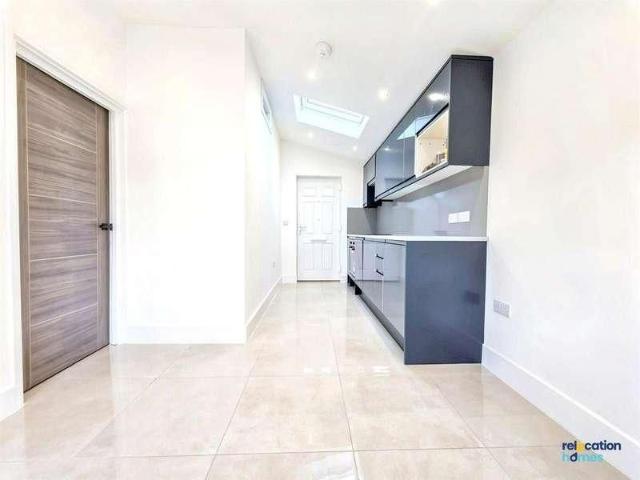Chatsworth Drive, Enfield all Bills Included, EN1