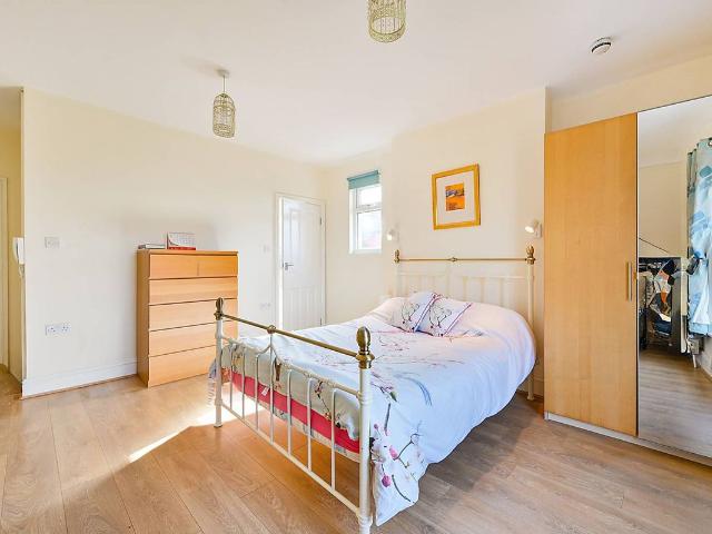 Chatsworth Gardens, Acton, London W3, Studio to rent, £1,500 pcm | PrimeLocation