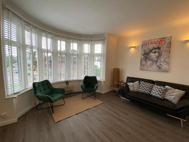 Chatsworth Road, Kilburn NW2, 1 bed flat to rent, £2,000 pcm | PrimeLocation