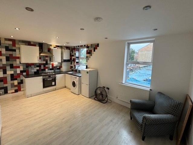 Chatsworth Road, London E5, Studio to rent, £1,450 pcm | PrimeLocation