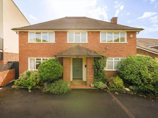 Chatsworth Road, London W5 4 bed house to rent £4,990 pcm £1,152 pw