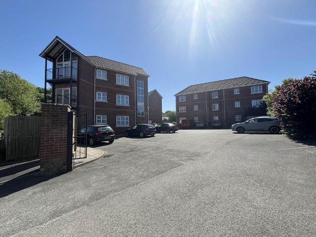Chatteris Court, St Helens 2 bed apartment to rent £800 pcm £185 pw