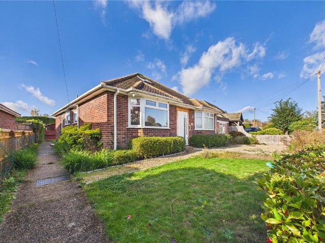Chaucer Crescent, Newbury, Berkshire RG14, 4 bed bungalow to rent, £3,700 pcm | PrimeLocation
