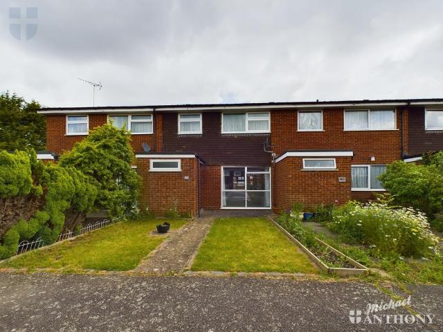 Chaucer Drive, Aylesbury 3 bed terraced house to rent £1,700 pcm £392 pw