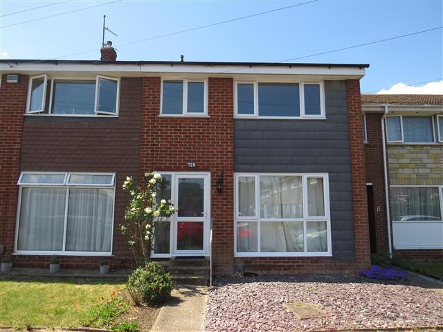 Chaucer Drive, Aylesbury, HP21 3 bed terraced house to rent £1,675 pcm £387 pw