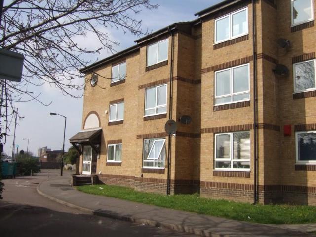 Chaucer Drive, London, SE1 2 bed flat to rent £2,000 pcm £462 pw
