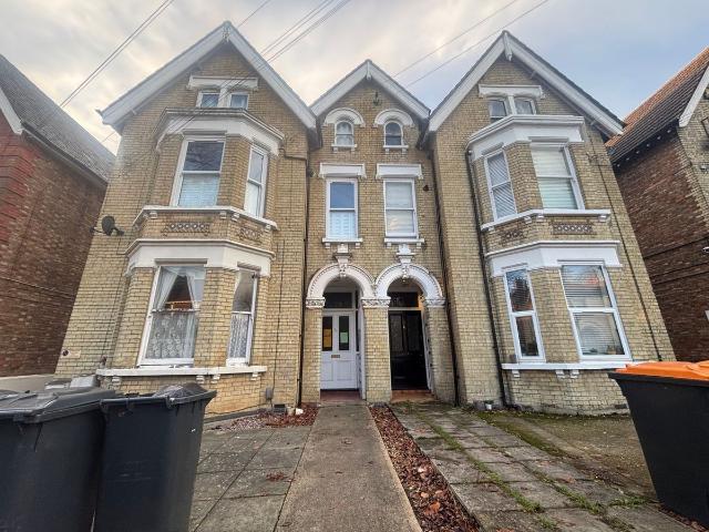 Chaucer Road, Bedford MK40, 1 bed flat to rent, £725 pcm | PrimeLocation