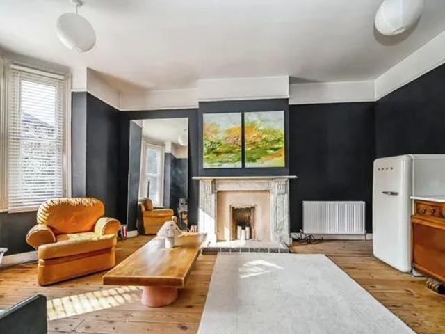 Chaucer Road, Bedford, MK40
