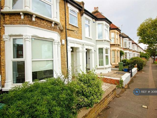 Chaucer Road, London, E11 1 bed flat to rent £1,600 pcm £369 pw