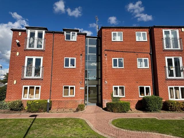 Mansfield NG18, 2 bed flat to rent, £800 pcm | PrimeLocation
