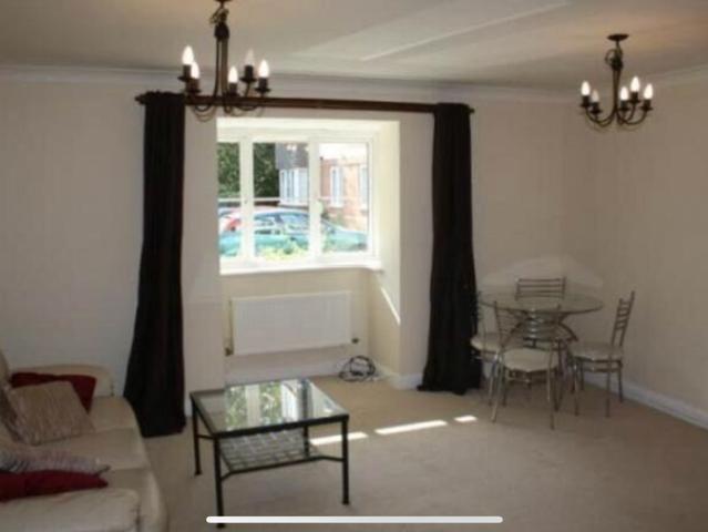 Chaucer Way, Wimbledon, London SW19, 2 bed flat to rent, £1,900 pcm | PrimeLocation