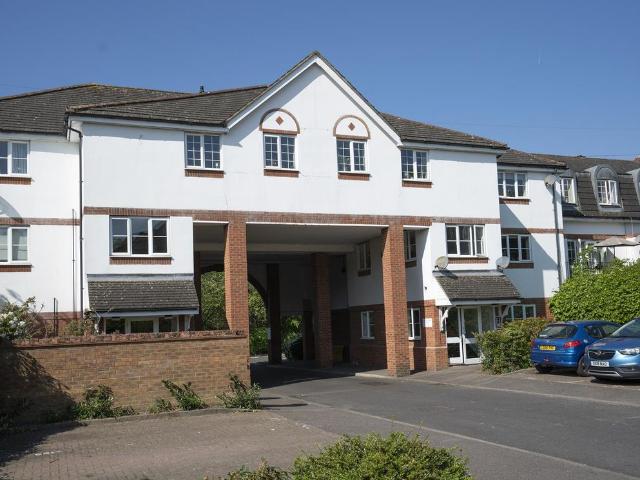 Chaucer Way, South Wimbledon SW19, 2 bed flat to rent, £2,000 pcm | PrimeLocation