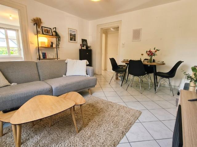 CHAUFFAGE COMPRIS: Proche Pasteur et CPA, F2 équipé avec garage et cave