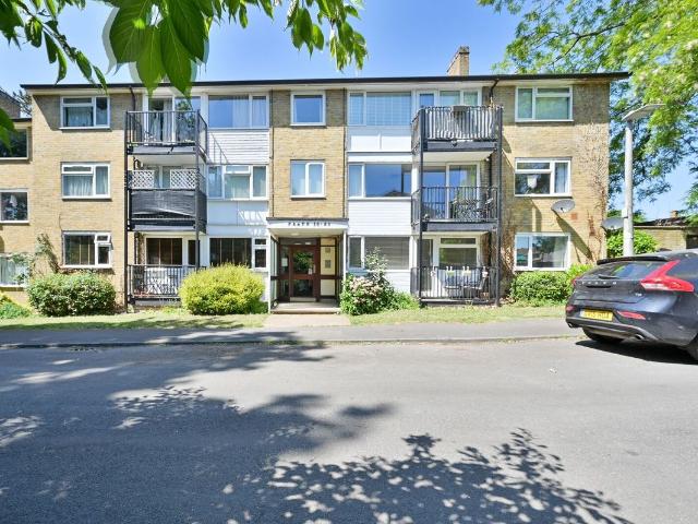 Chaulden House Gardens HP1, Hemel Hempstead, 2 bed flat to rent, £1,550 pcm | PrimeLocation