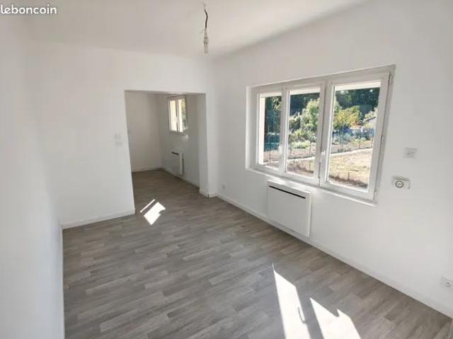 Chauny – Maison rénovée à neuf, 2 chambres + Bureau – 710 /mois CC
