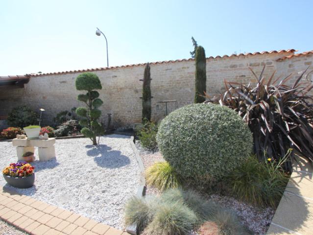 CHAURAY proche NIORT MAISON 4 CHAMBRES GARAGE SUR TERRAIN CL