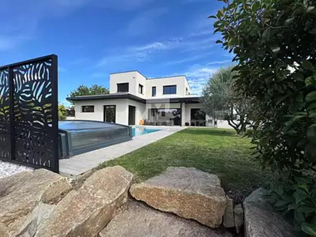 Chavaroux 63720 Achat / Vente maison 8 pièces t8 piscine
