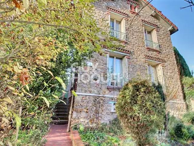 Chaville 92370 Achat / Vente maison 5 pièces t5 au dernier étage cave