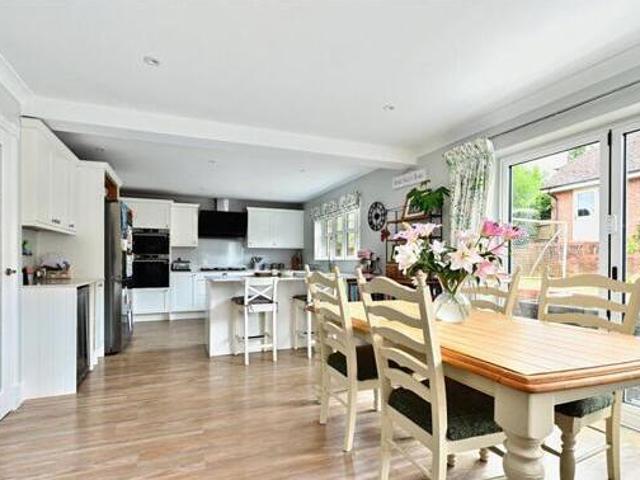 Chawton Close, Fleet, 5 Bedroom Detached