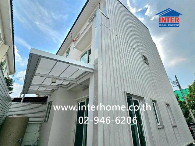 ชายทาวน์เฮ้าส์ 3 ชั้น บ้านกลางเมือง พระราม9 มอเตอร์เวย์ อยู่ที่ซอย9