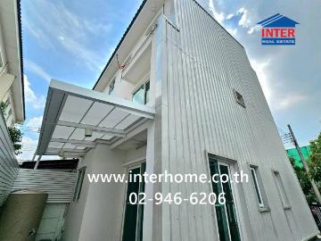 ชายทาวน์เฮ้าส์ 3 ชั้น บ้านกลางเมือง พระราม9 มอเตอร์เวย์ อยู่ที่ซอย9