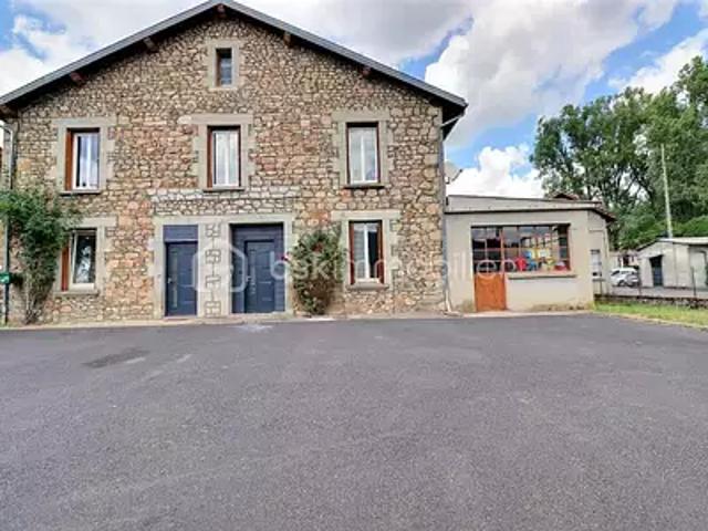Chabreloche 63250 Achat / Vente maison 9 pièces t9 terrasse cave