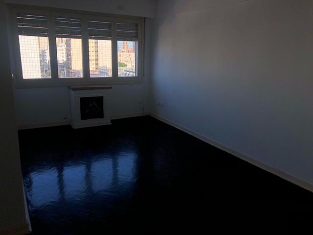 Chacabuco 24. Dto. 4 amb. 2 ba?os al frente. Avellaneda