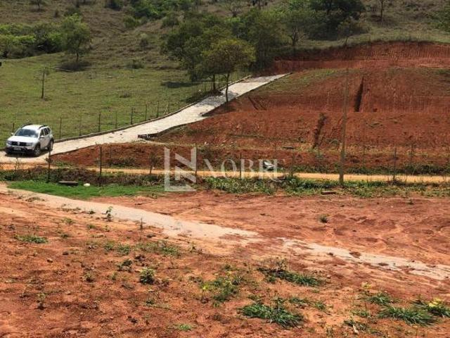 Chácara no Córrego do Prata com Infraestrutura e Área de Lazer Natural
