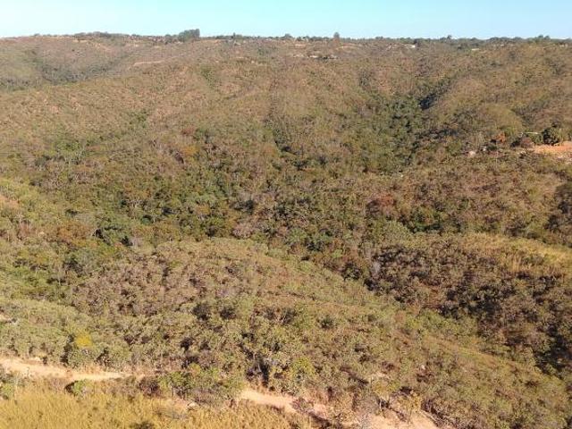 Chácara no topo da montanha, muita área aproveitável, rua 10 do Altiplano Leste