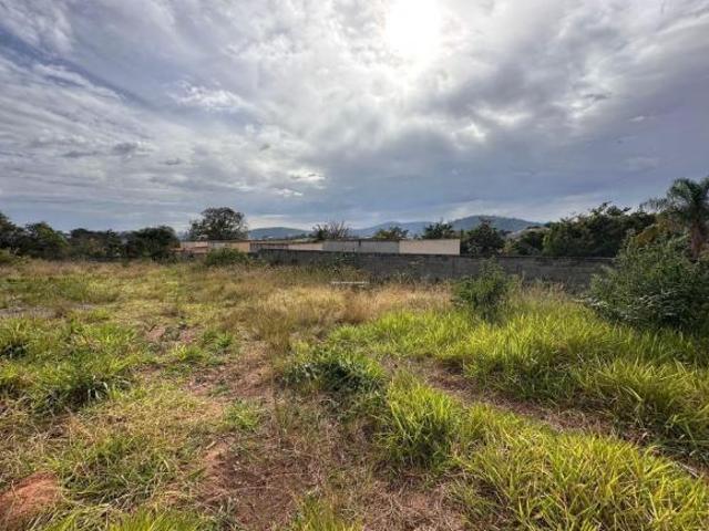 Chácara no Vale das Aroeiras com 1.218 m²